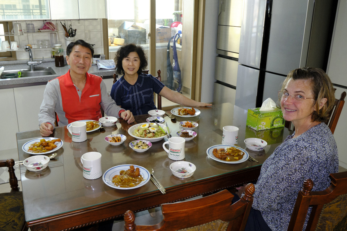 Yesul's parents and our delightful curry breakfast