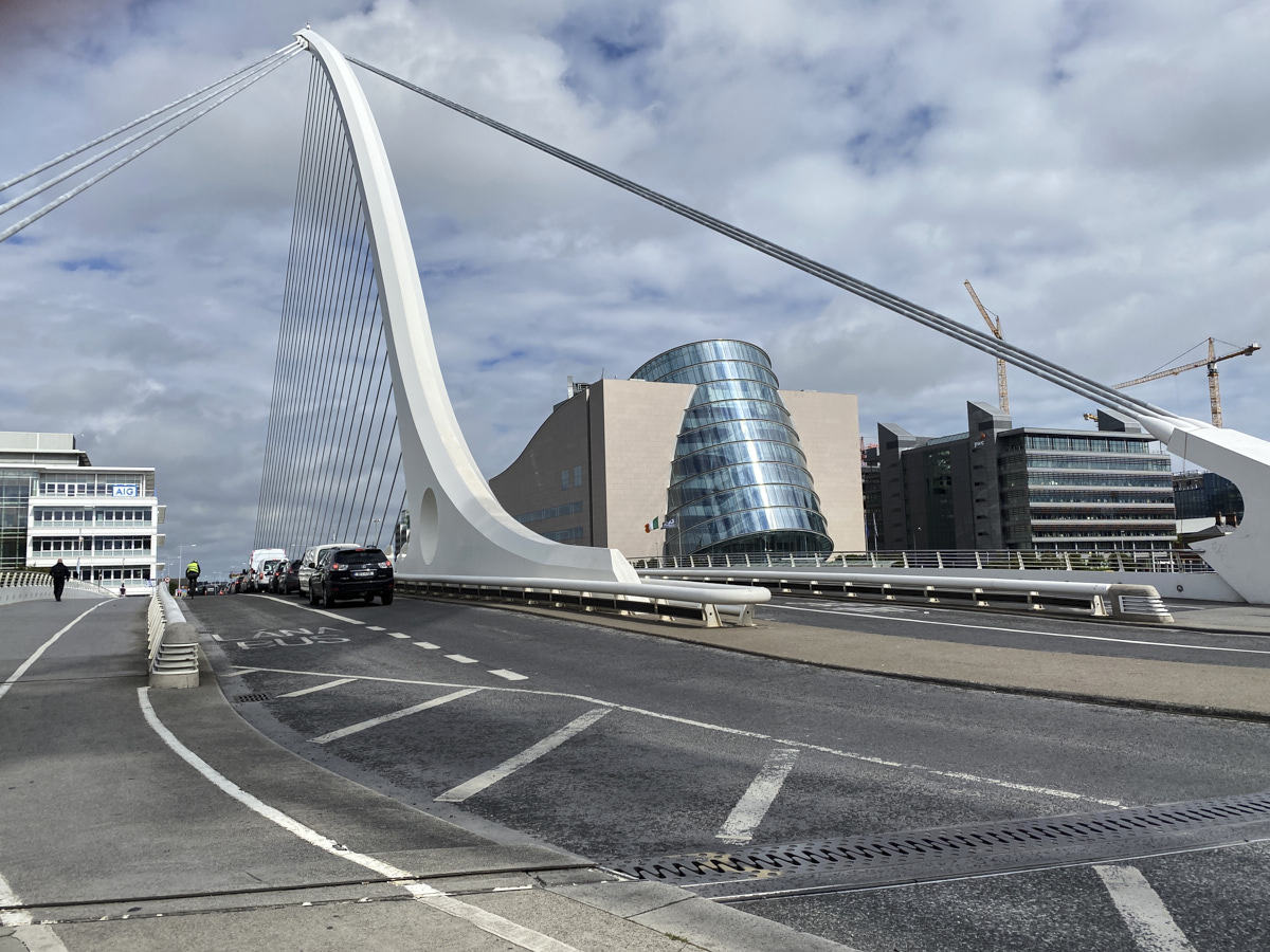 Samuel Beckett Bridge shaped like an Irish harp